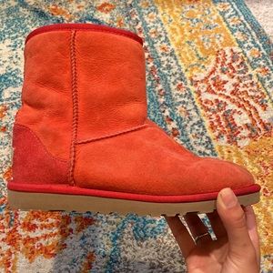 Ribbon red classic short uggs Size 4 in kids/ US 6 Womens